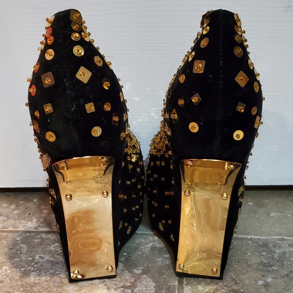 Heels - Picture 4 of 5